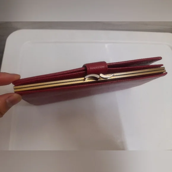 Longchamp Vintage Red Leather Kisslock Wallet - Picture 14 of 15